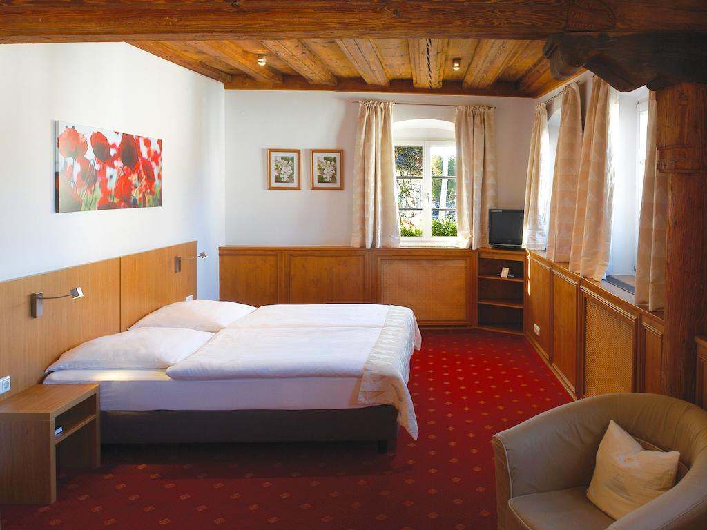 Landgasthof Und Hotel Weisser Lowe Eckental Bilik gambar